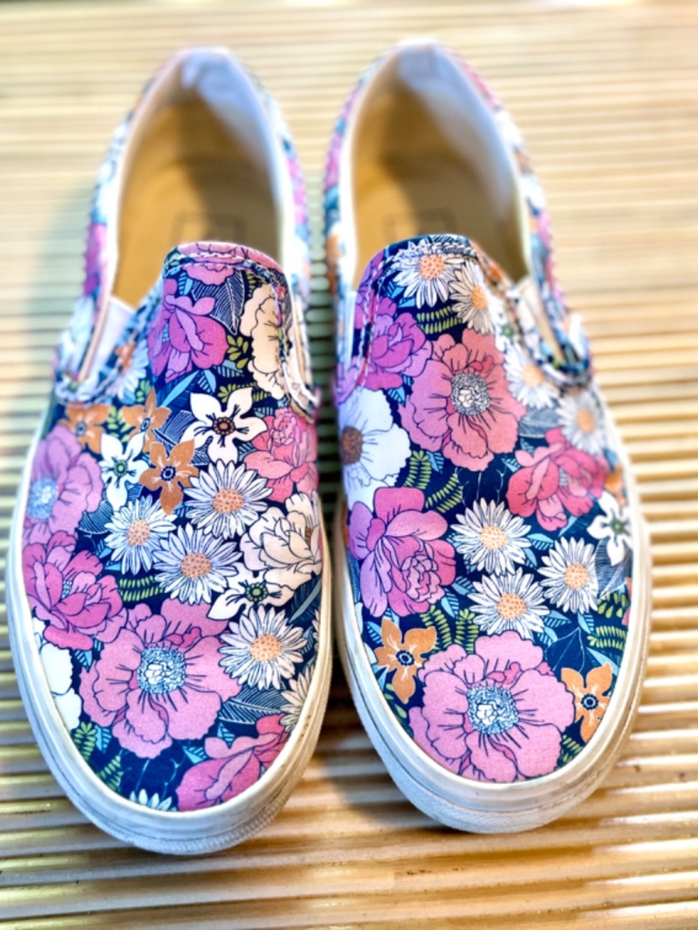 Supercute Tropical Floral Vans Slip Ons - Picture 2 of 6